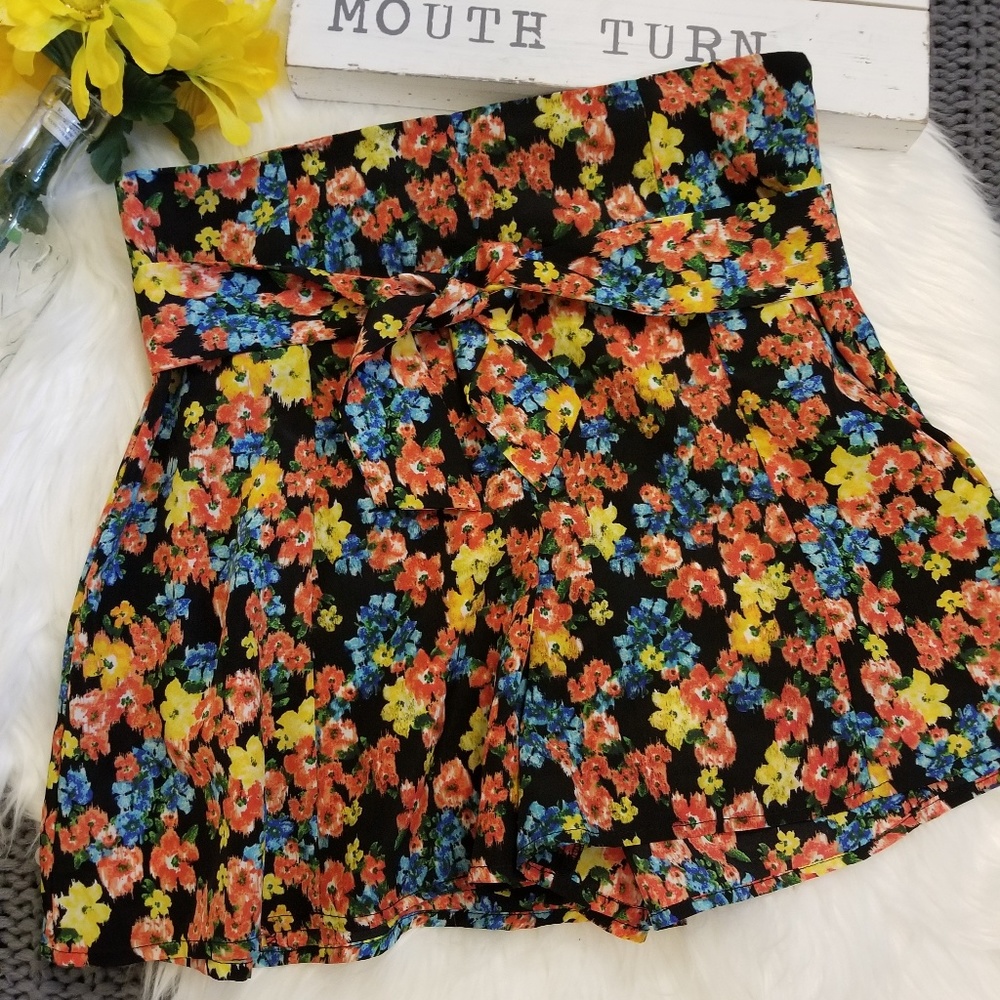 Monteau Floral Print High Waisted Shorts Sz M